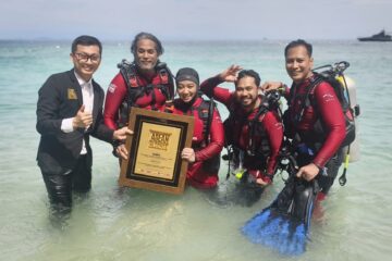 Hot FM Sets ASEAN Records for First and Deepest Outdoor Live Radio Broadcast Underwater at Pulau Bidong