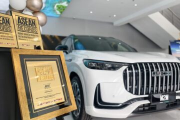 ES Premium Holdings is officially recognised by ASEAN Records for Highest-Valued Car Number Plate on a Test-Drive Vehicle