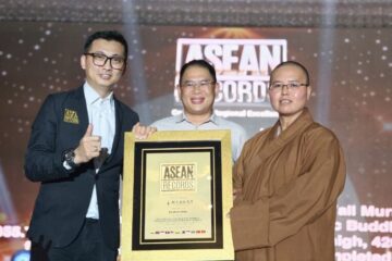 Fo Guang Shan Hsingma Si Recognised by ASEAN Records for First and Largest Jade-Inlaid Relief Wall Mural Depicting Humanistic Buddhism